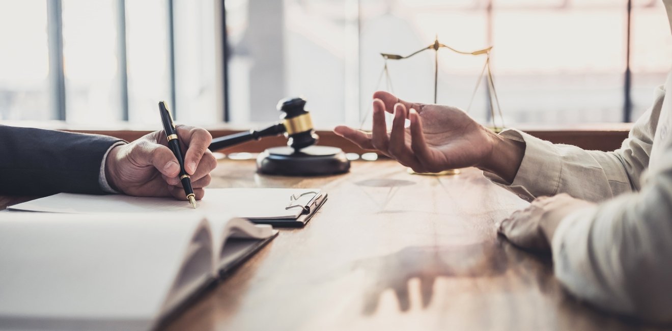 Judge consult having team meeting with lawyer