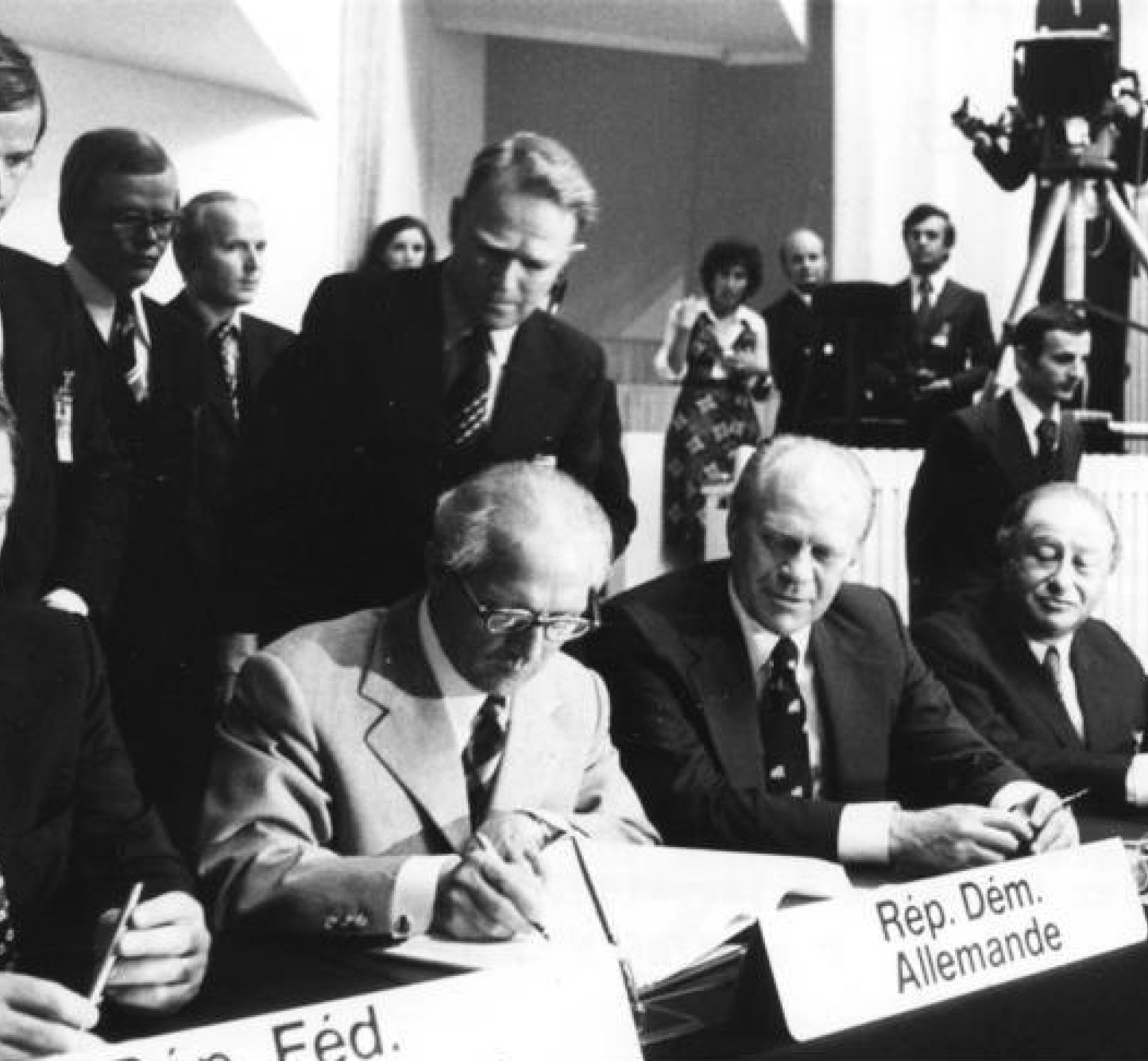 Helmut Schmidt, Erich Honecker, Gerald Ford and Bruno Kreisky during the signing of the Helsinki final act.