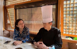 Shiyang chat with chef in Chinese restaurant